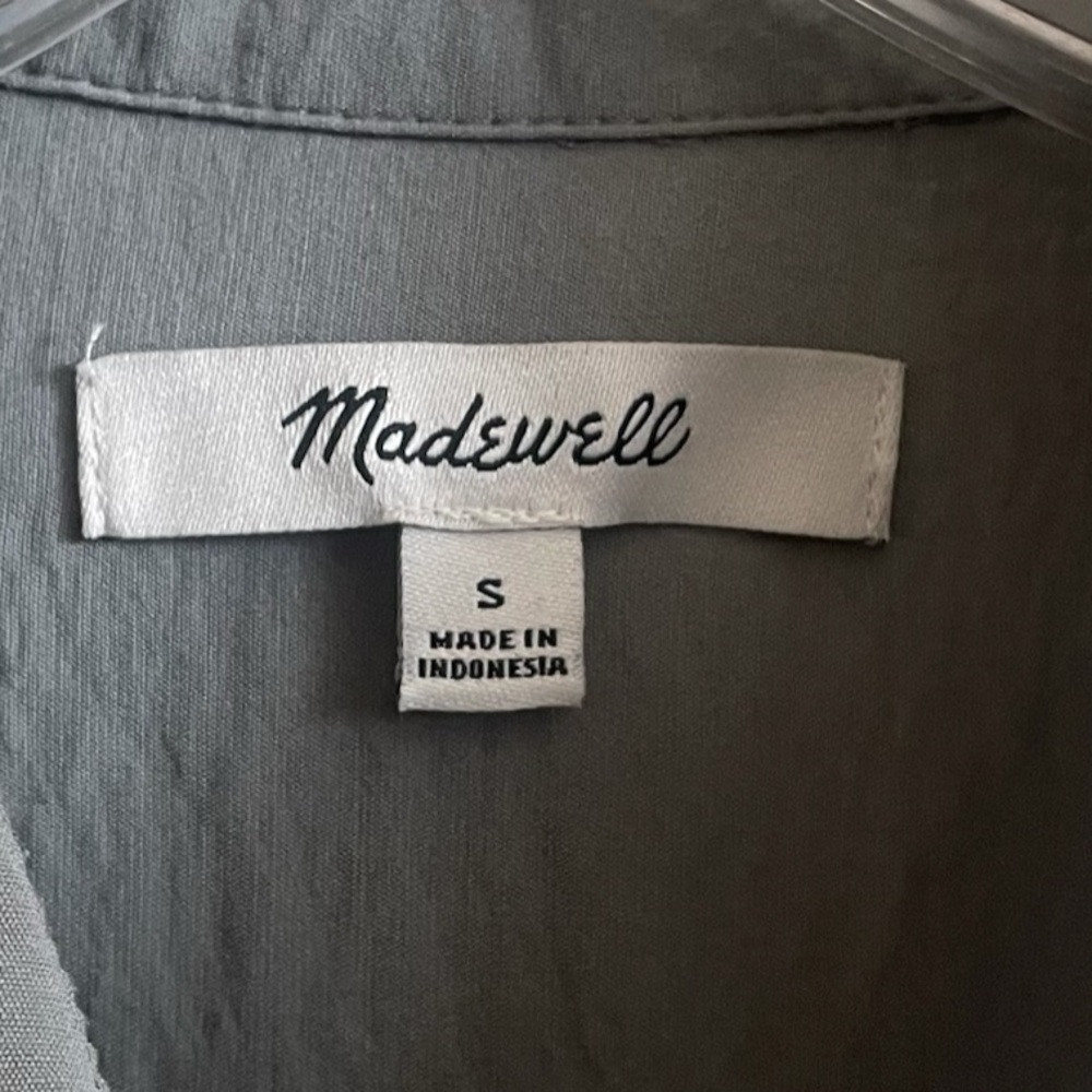 Madewell Cropped Button Front 
Utility Shirt - Picture 4 of 5